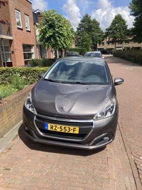 Peugeot 208 2018 54dkm airco navi pdc
