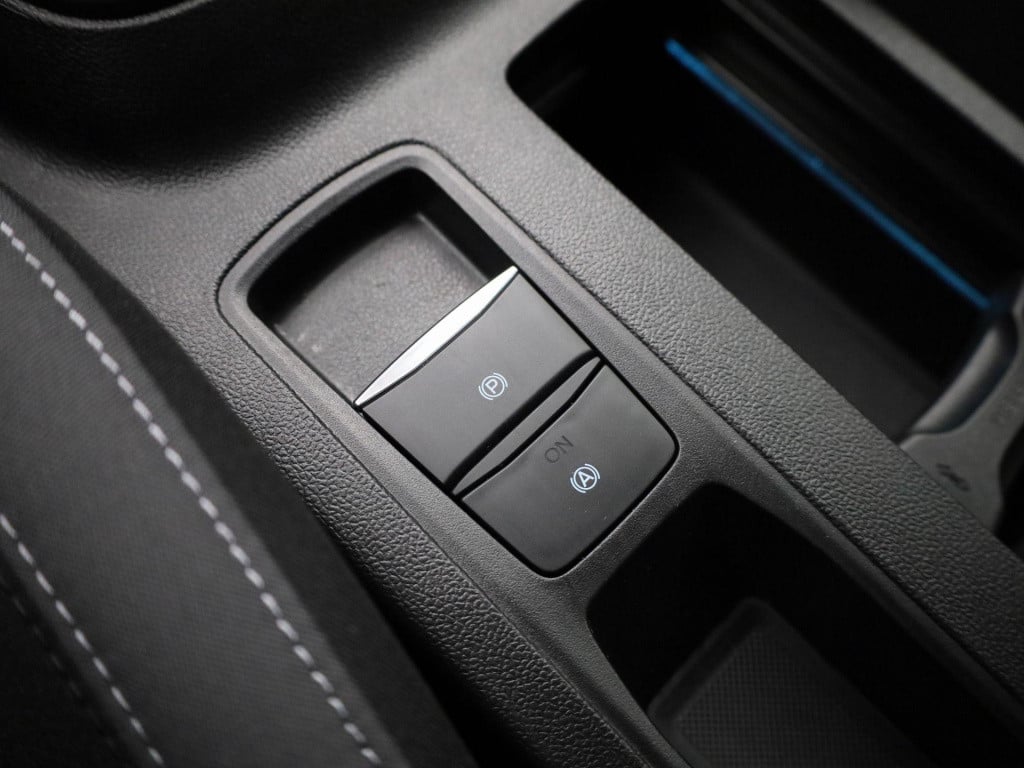 Ford Focus wagon 1.0 ecoboost hybrid trend edition business | cruise contro