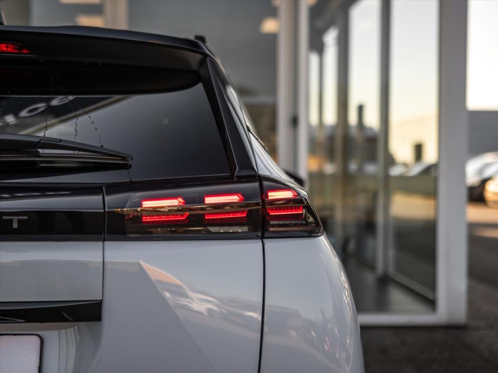 Peugeot 2008 1.2 hybrid 145pk e-dcs6 allure