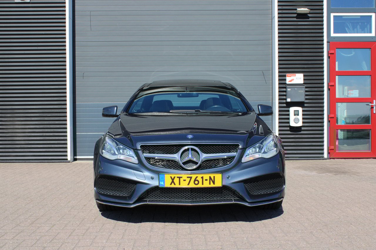 Mercedes-Benz E-Klasse E220 CDI Coupe AMG PANO