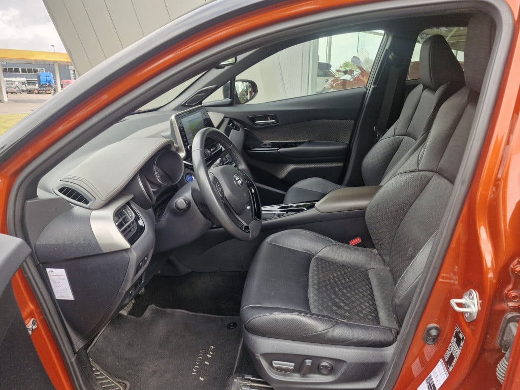 Toyota C-hr 2.0 hybrid launch edition