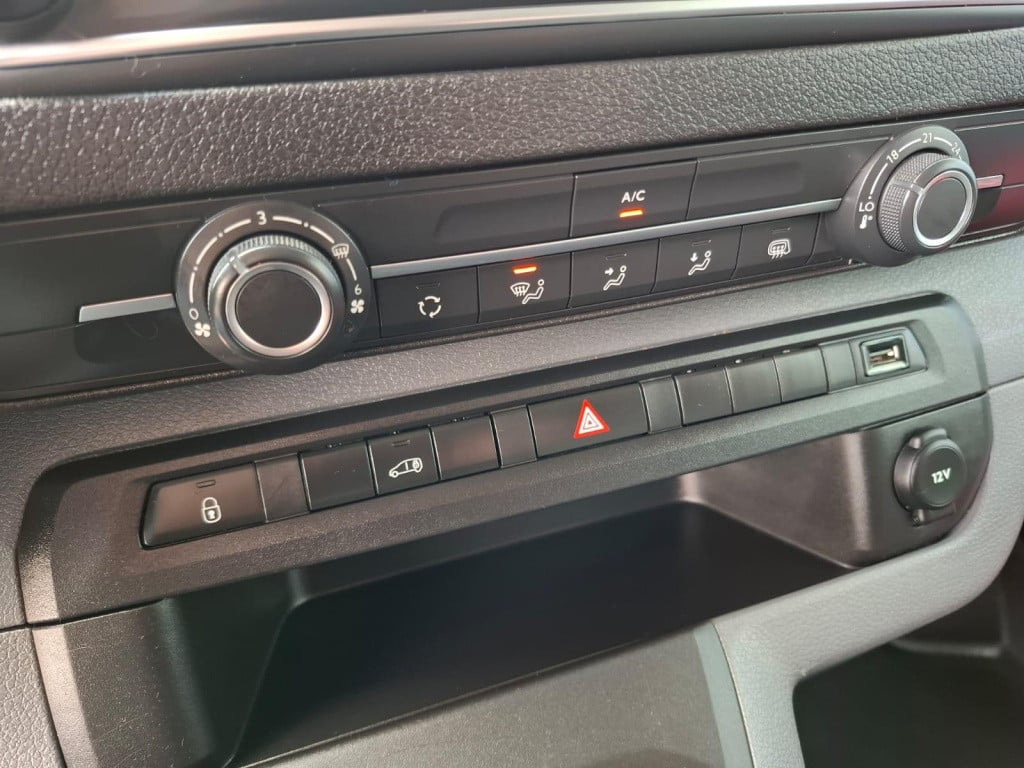 Citroen Jumpy 1.5 bluehdi 100 xs club airco / carplay / navi / cruise contr