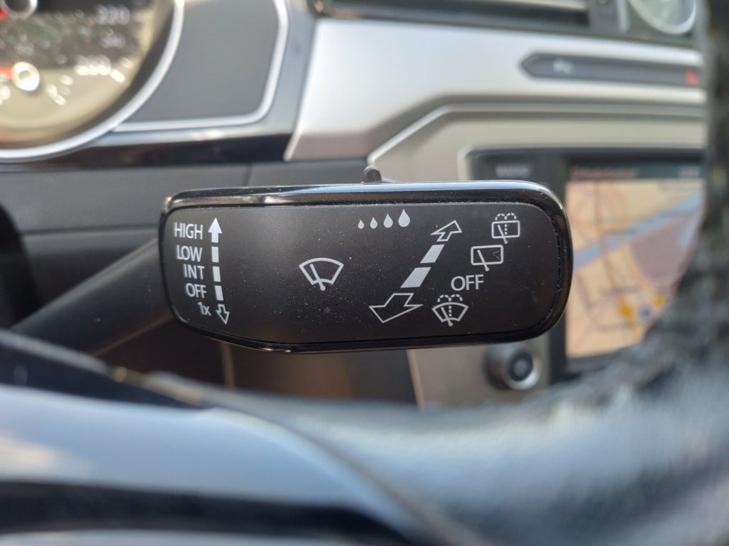 Volkswagen Passat variant 1.4 tsi connected s.