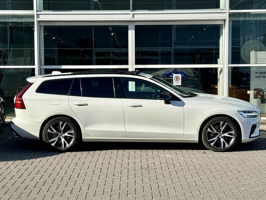 Volvo V60 t6 340pk recharge r-design| panodak| adap.cruise| 360camera| awd