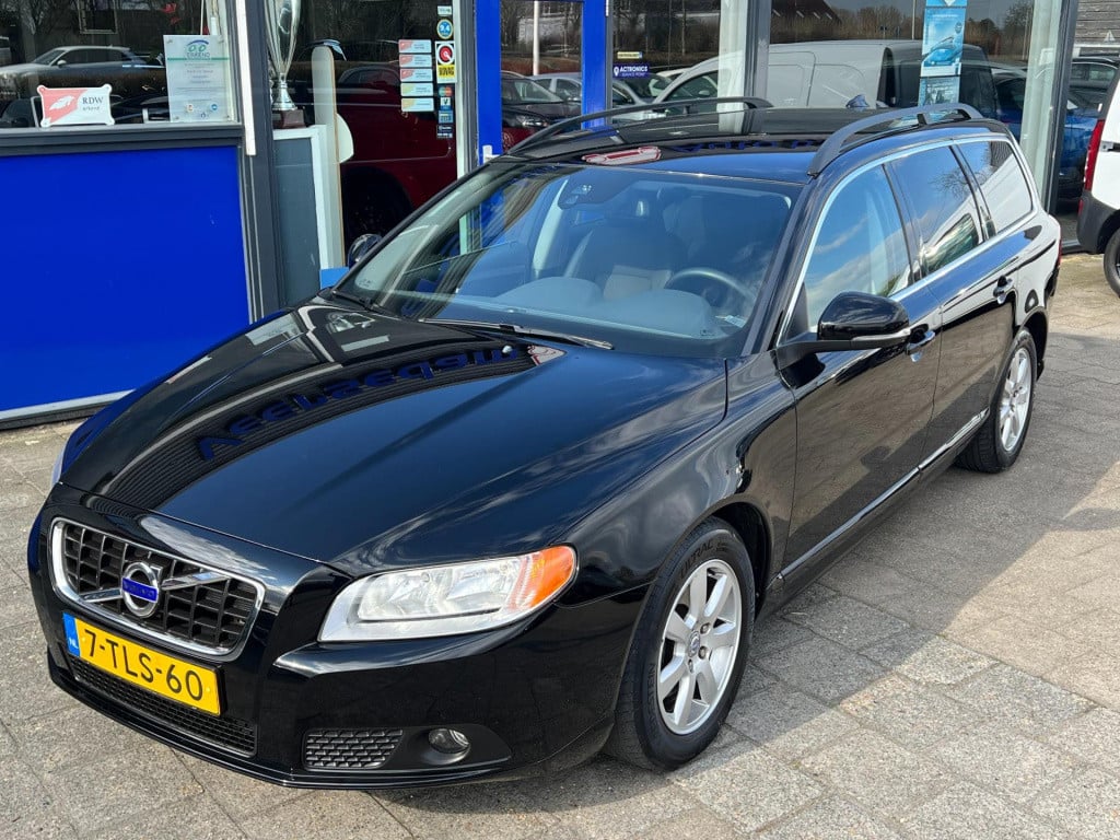 Volvo V70 1.6 d2 kinetic, trekhaak, navi, parkeersensoren enz...