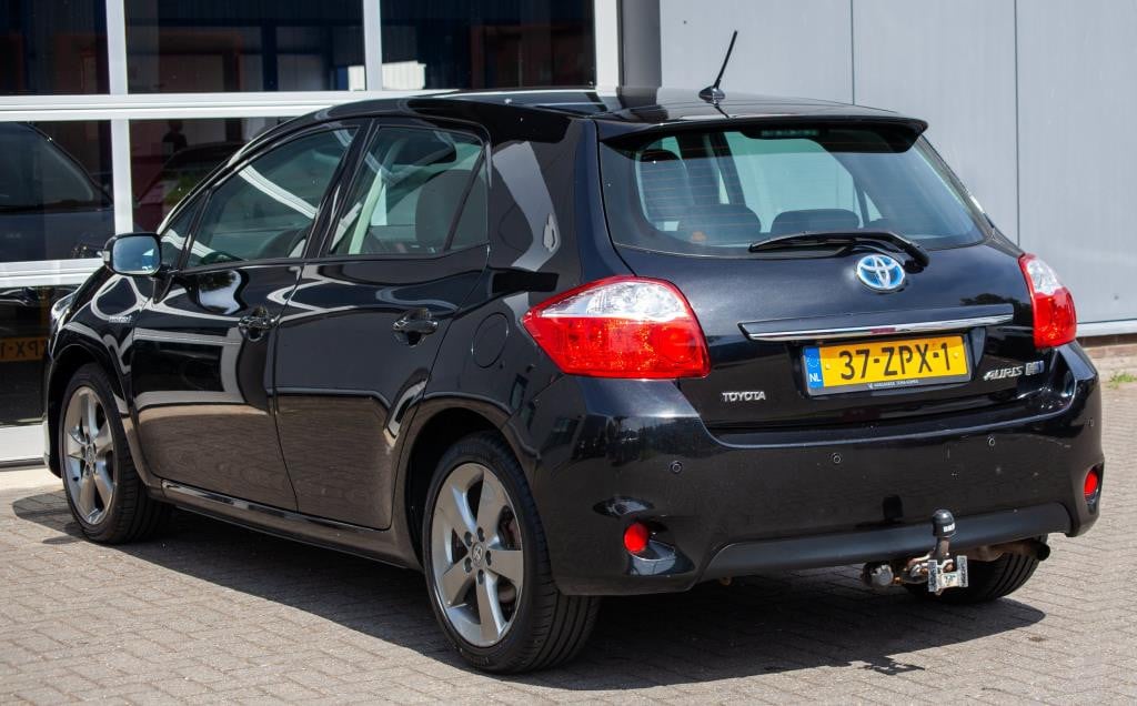 Toyota Auris 1.8 full hybrid executive business