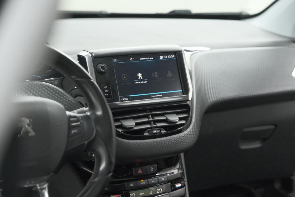 Peugeot 2008 puretech 110 allure | panoramadak | apple carplay | navigatie 