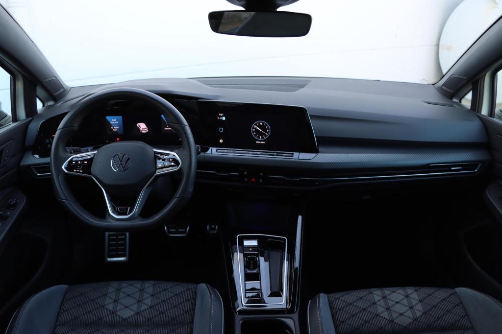 Volkswagen Golf 1.5 etsi r-line 150pk dsg7