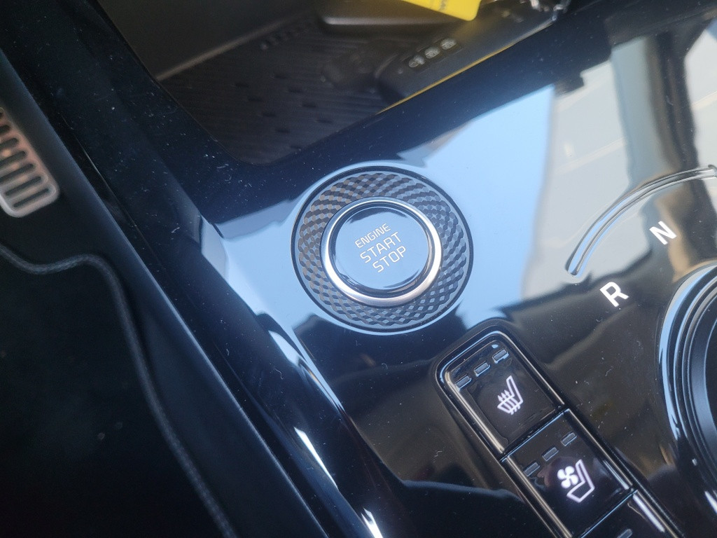 Kia Niro 1.6 gdi phev launch edition