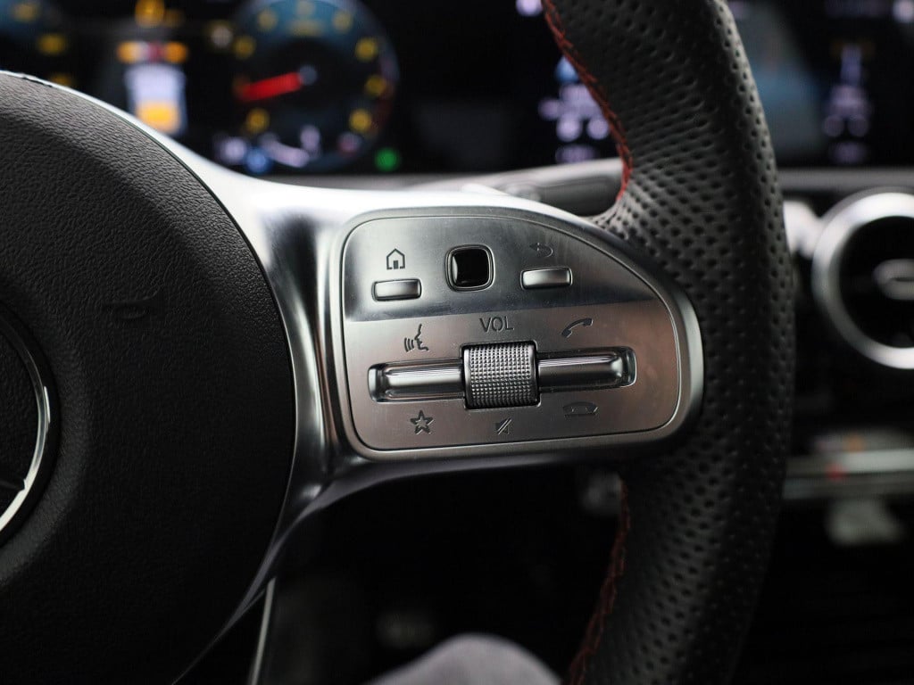 Mercedes-Benz A-Klasse 180 advantage | automaat | virtual cockpit | camera 