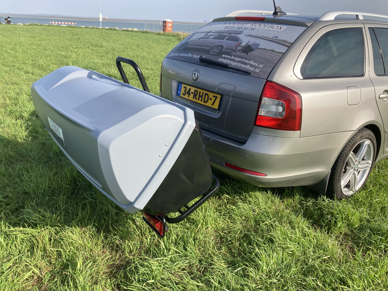 Trekhaakkoffer huren? Dakkoffer Verhuur Zeeland