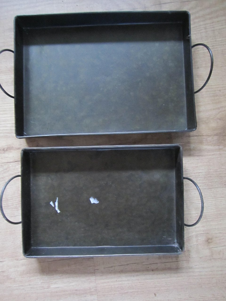 Metalen Bakjes 24x16 + 27x19 cm.