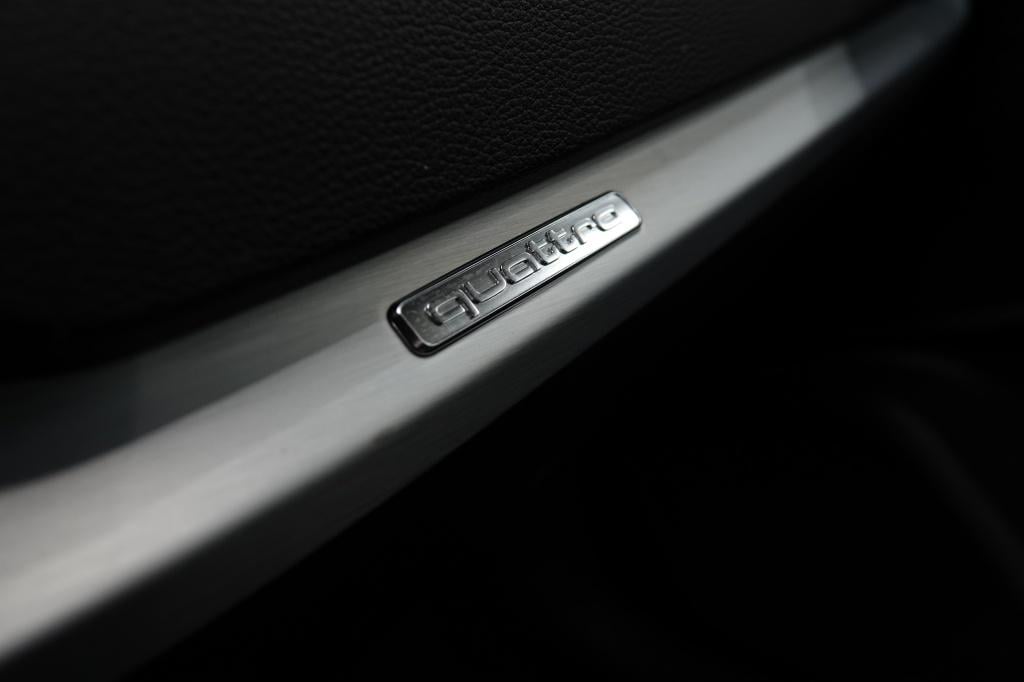 Audi Q2 40 tfsi | s line | pano | pdc | cruise |