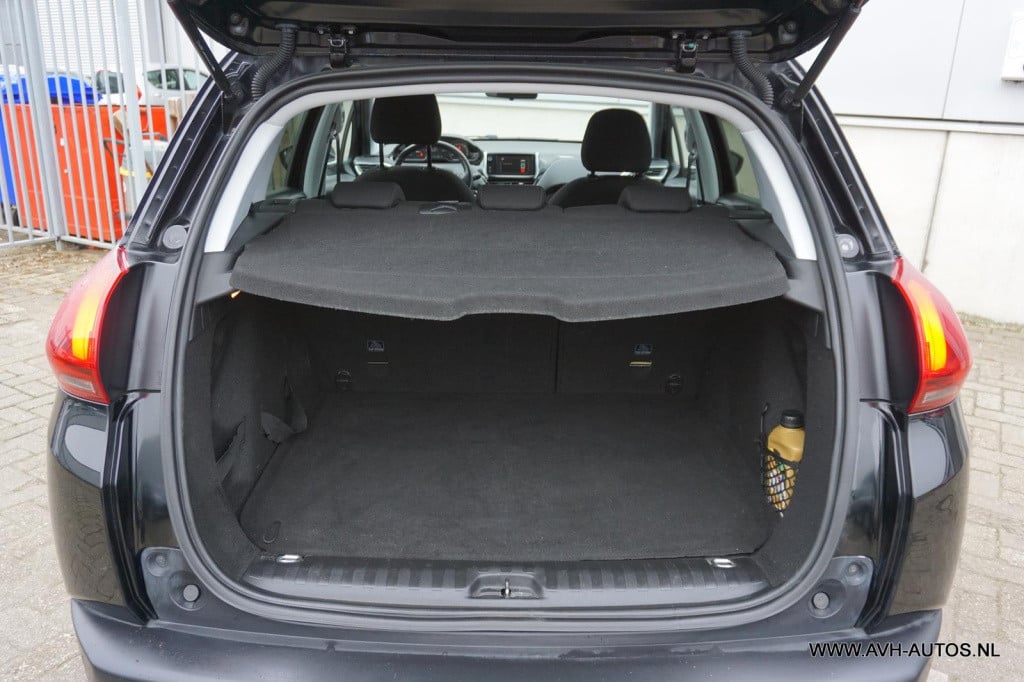 Peugeot 2008 1.2 puretech blue lion