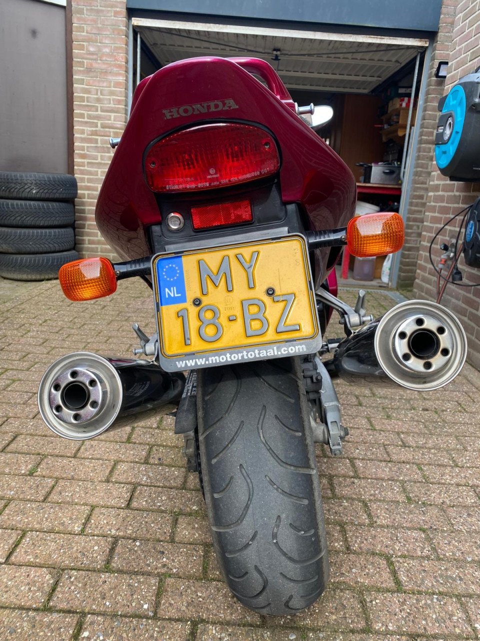 Honda blackbird