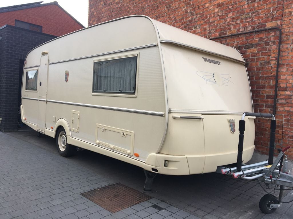 Tabbert Caravan. Bouwjaar 2002. Enkele bedden.