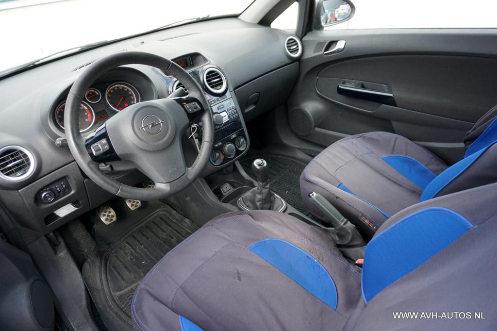 Opel Corsa 1.2 ecoflex anniversay edition lpg