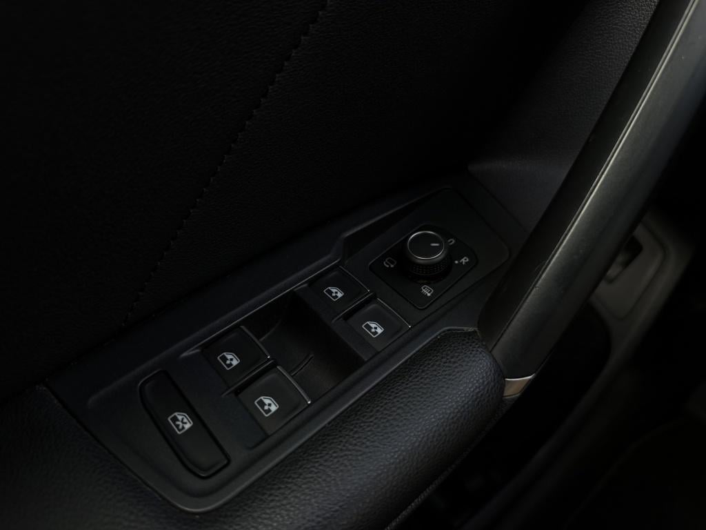 Volkswagen Tiguan 1.4 tsi act connected series - luxe uitvoering - leer - p
