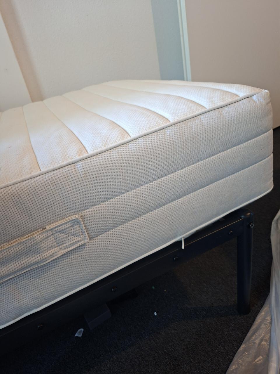 Eenpersoons bed