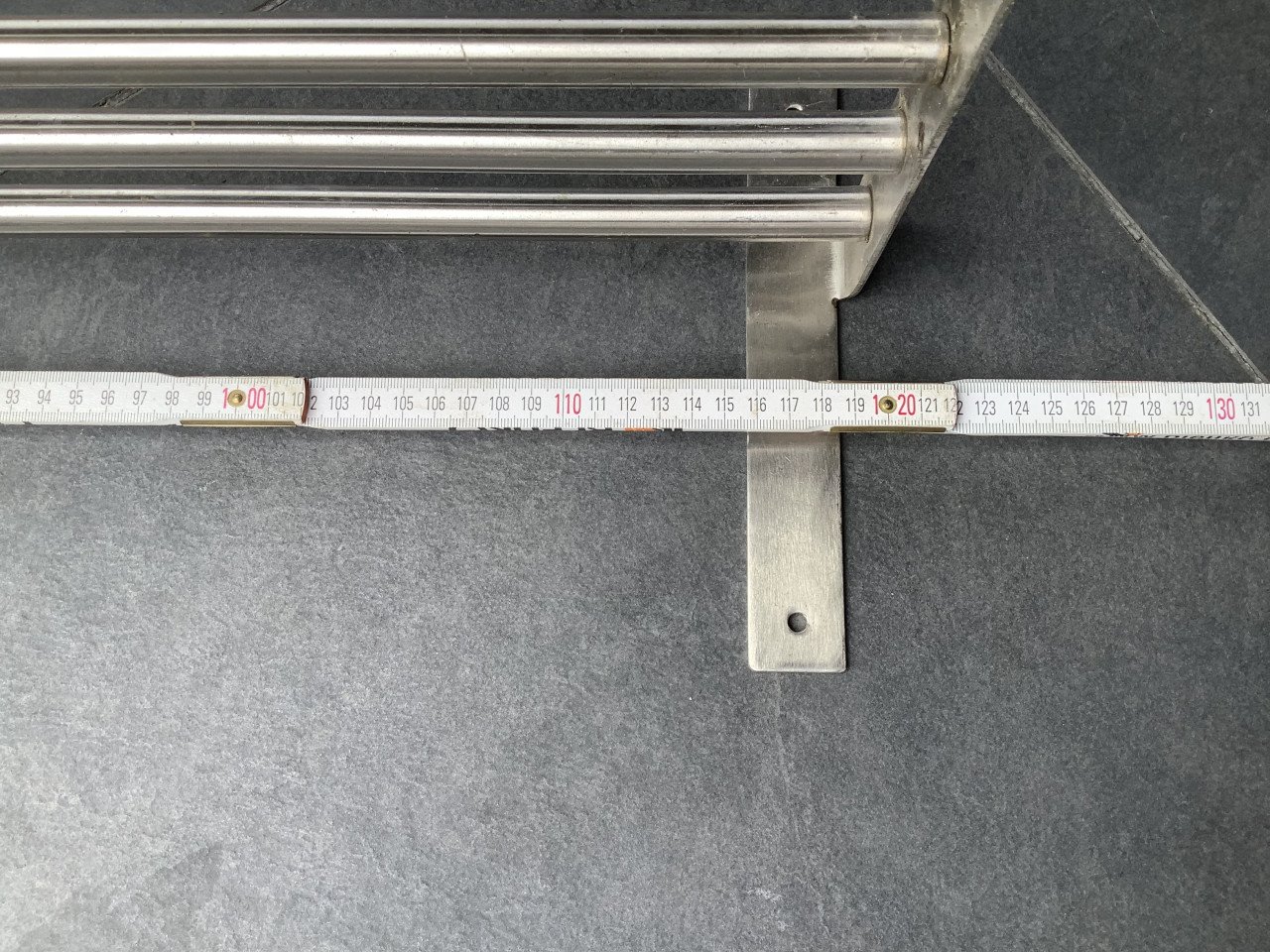 RVS pannenrek, ca.120 cm breed. Ook om keukengerei aan te hangen.