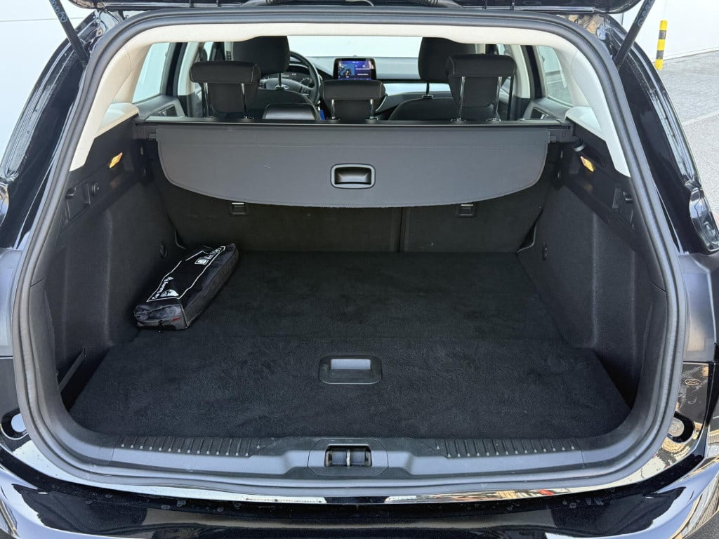 Ford Focus wagon 1.0 ecoboost hybrid trend edition business lmv | parkeerse