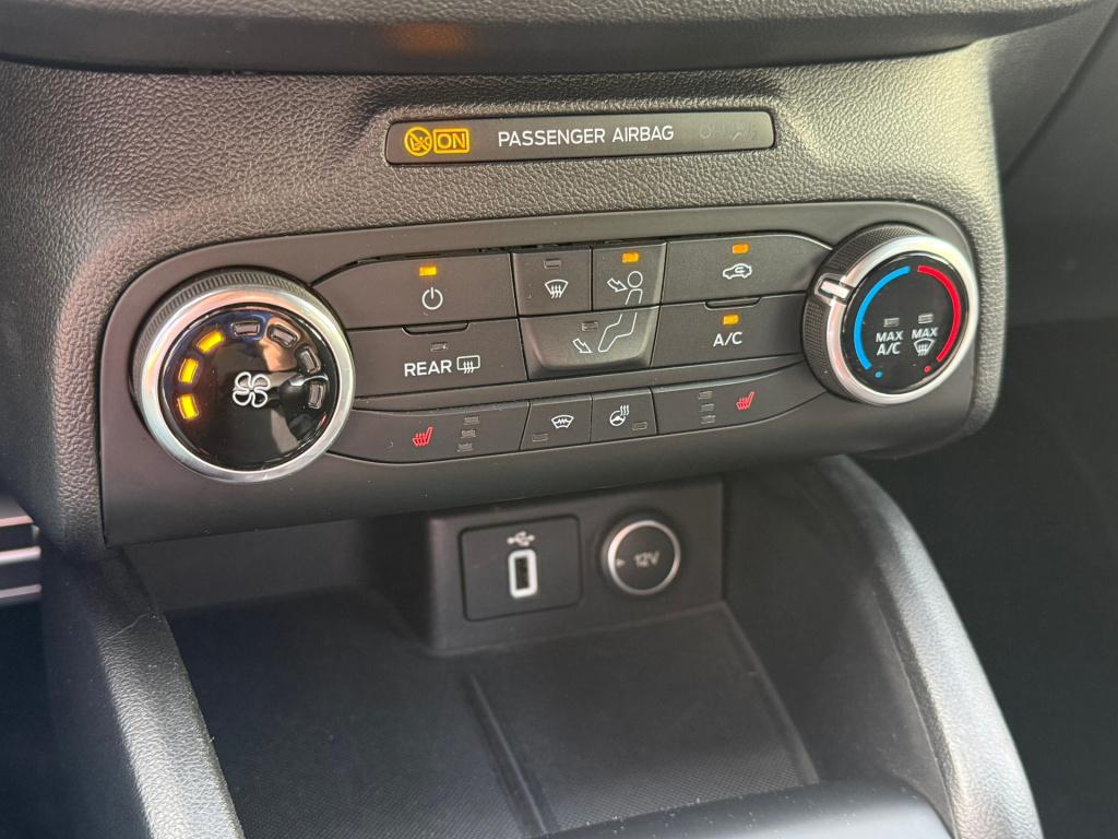 Ford Focus wagon 1.0 ecoboost st line business