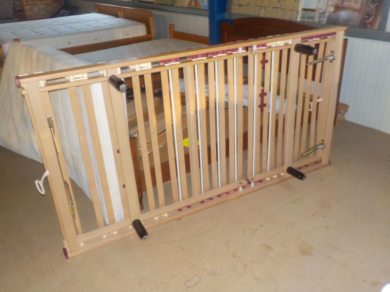 In zeer goede staat verstelbare lattenbodem op zeer stevige poten 100 x 200