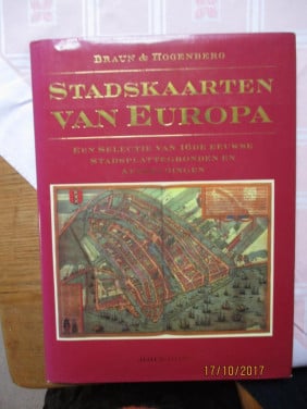 Te koop; boek stadskaarten van Europa