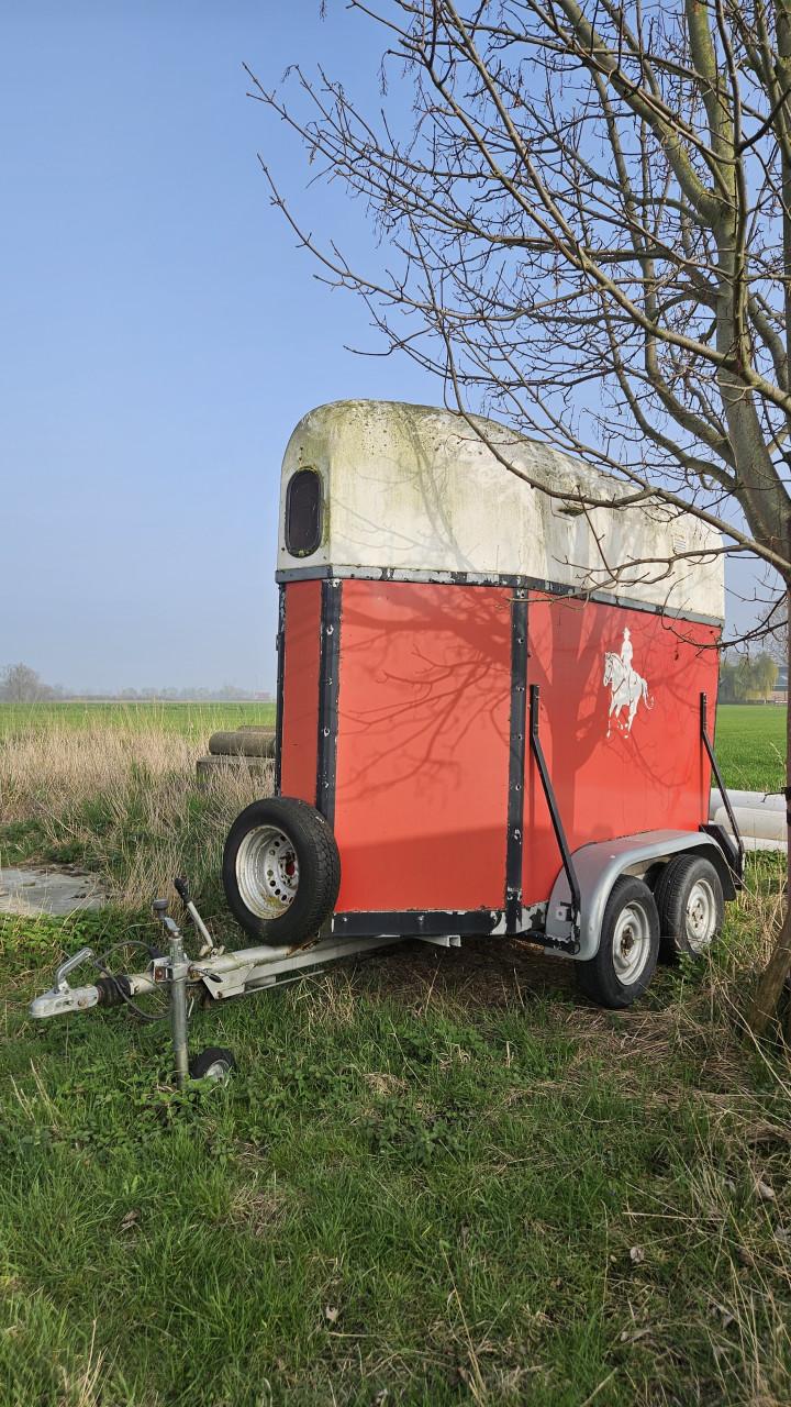 1.5 paards trailer