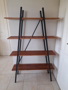 Gaaf metalen  rek 100 x 30 x 163H ( in goede nette staat )