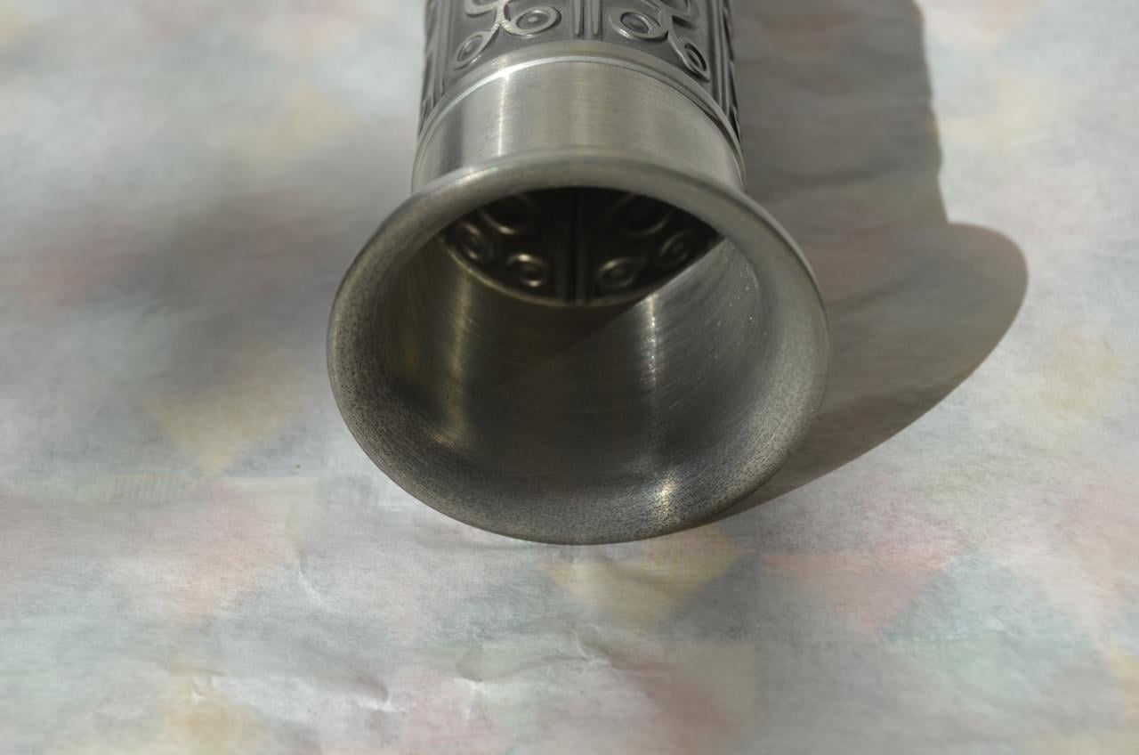 Mooi tinnen designvaasje Scandinavië.