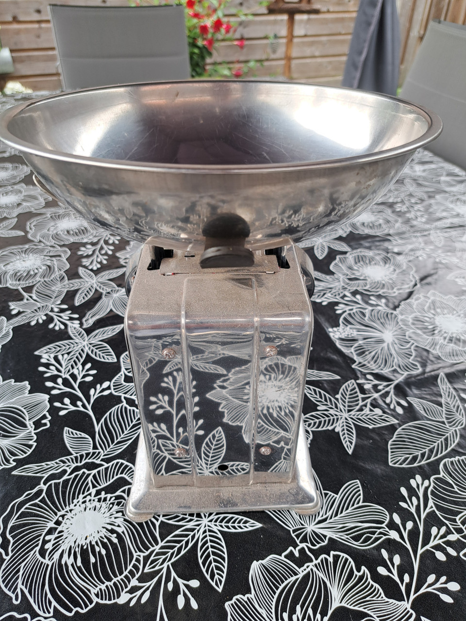 Leuke brocante weegschaal 4 kilogram.