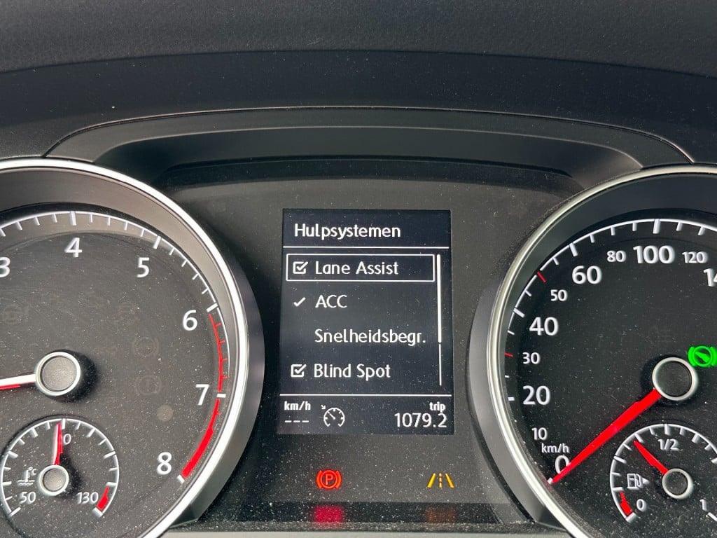 Volkswagen Golf 1.5 tsi comfortline business dsg pdc navi carplay