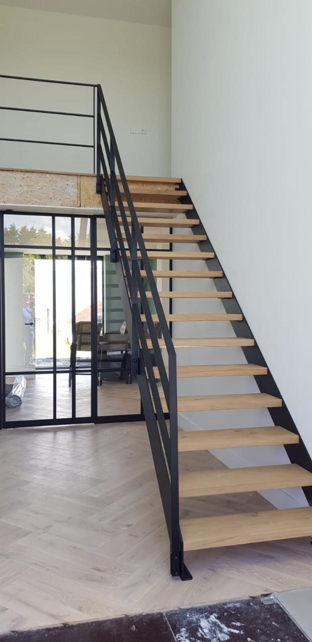 Stalen Rechte Trappen op Maat – Trabo Trappen & Hekwerken