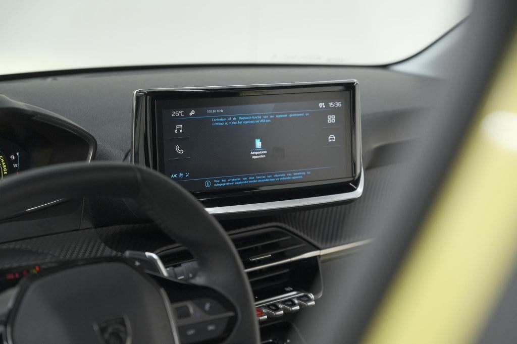 Peugeot 208 1.2 hybrid 110 e-dcs6 style | parkeersensoren | apple carplay |