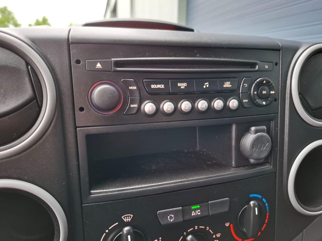 Citroen Berlingo 1.6 bluehdi 75 comfort airco / kasten inrichting / trekhaa