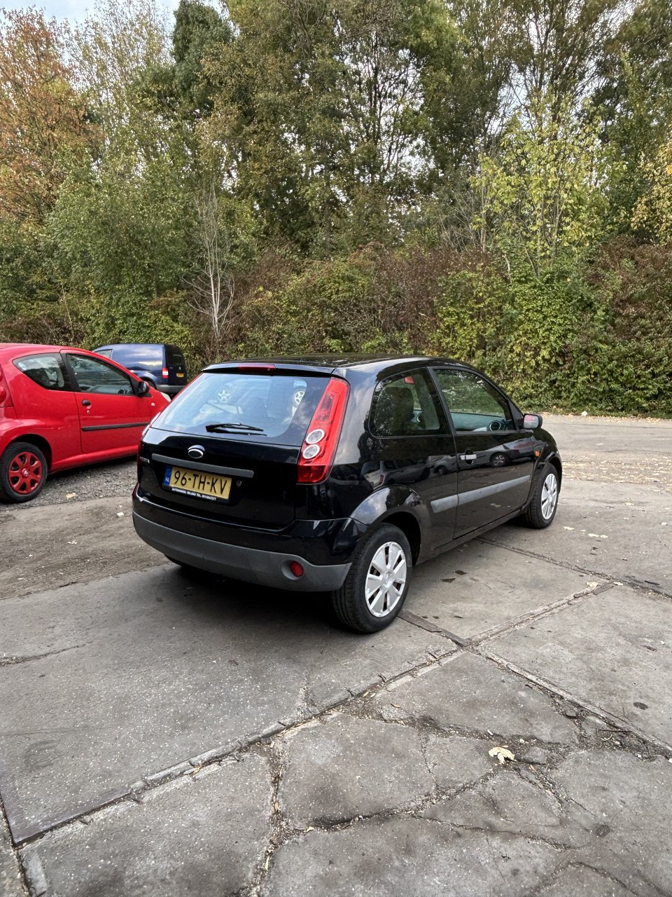 Ford fiesta met een voljaar apk!