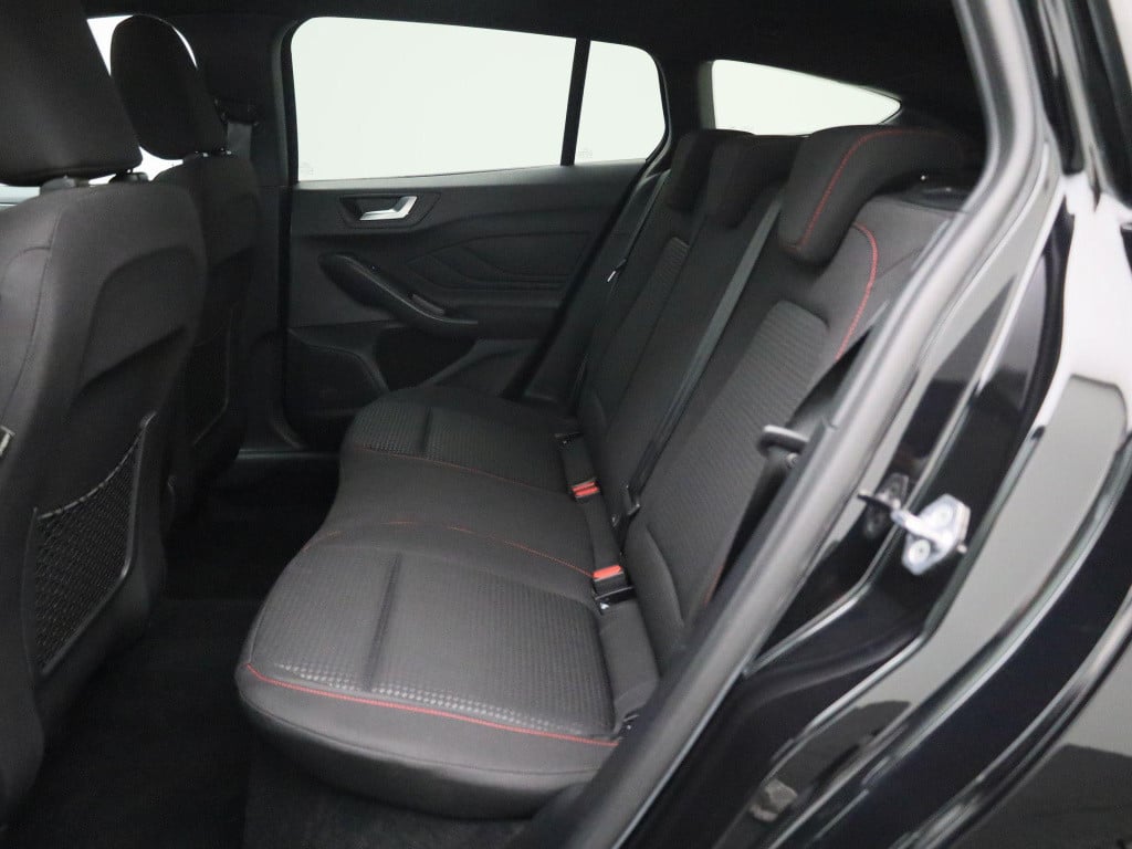 Ford Focus wagon 1.0 ecoboost hybrid st-line btw auto! | 17'' lmv | automaa