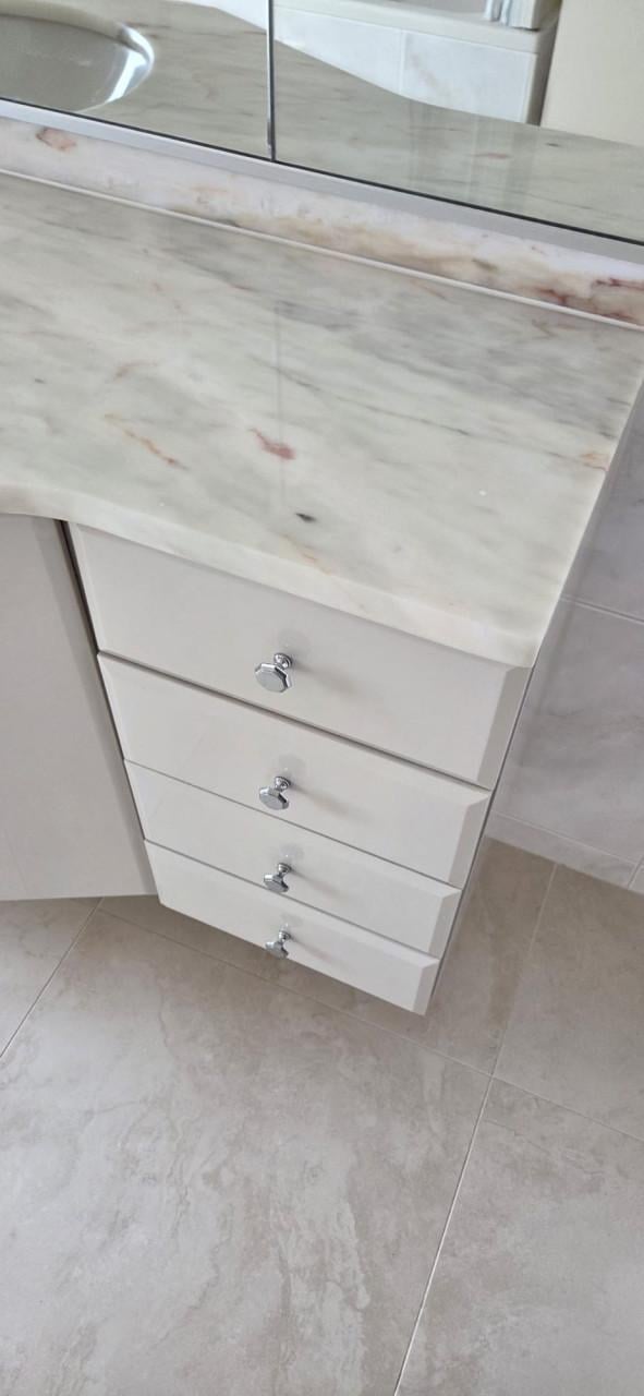 Perfect Badkamer meubel. 50 euro. Zelf demonteren.
