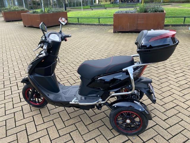 NIEUWE NIPPONIA PRIDE SCOOTER ! GEEN RIJBEWIJS EN GEEN HELMPLICHT !