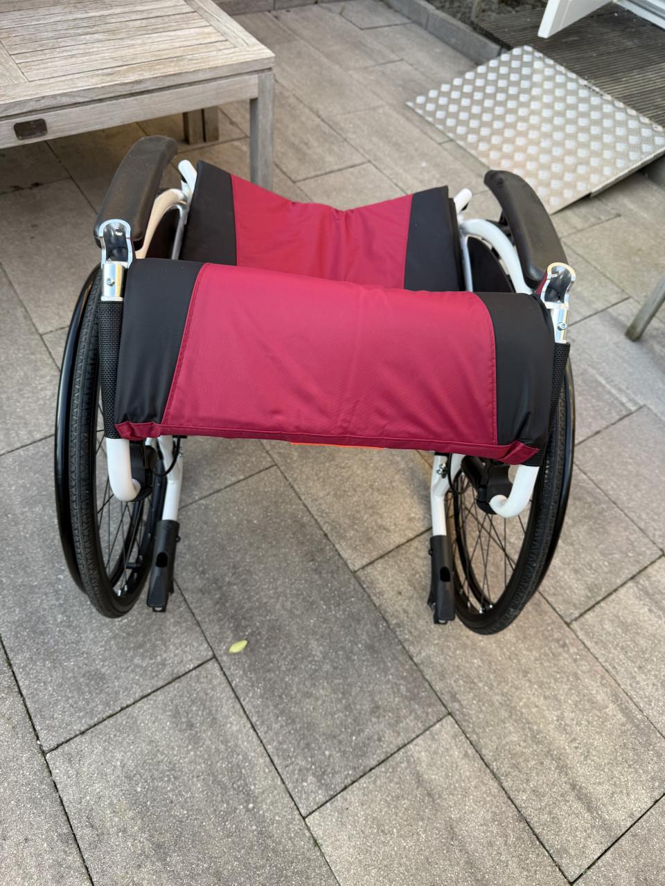 ROLSTOEL LICHTGEWICHT OPVOUWBAAR