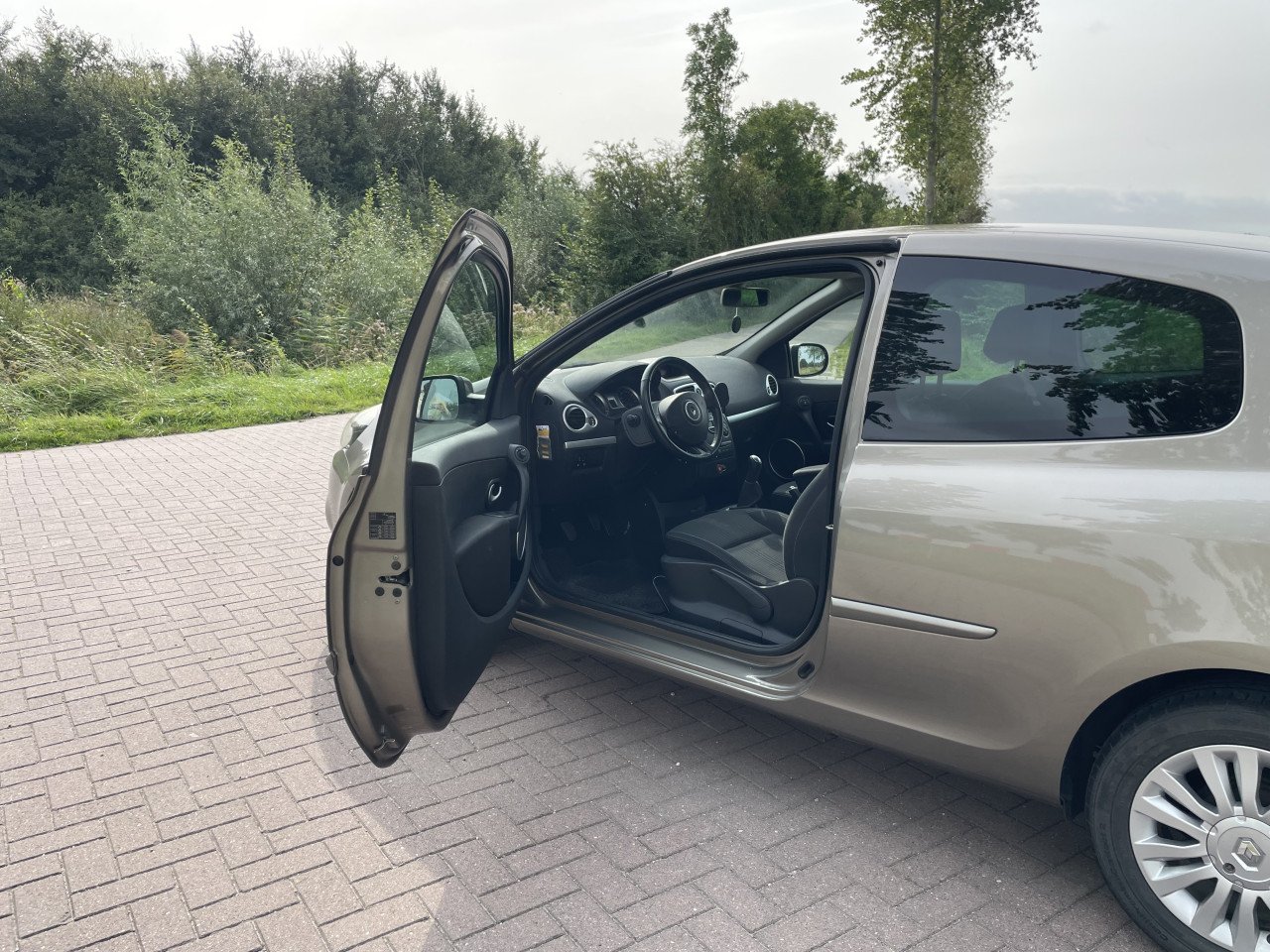 Renault Clio 1.2 Collection | 2010 | 120.000 km | €4.000