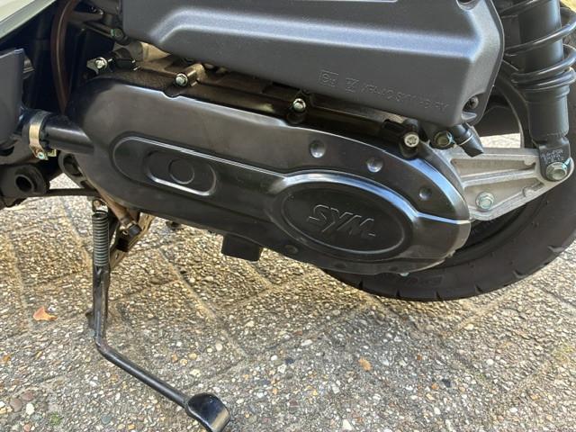 PRACHTIGE SYM MIO 50i EURO5 SNOR SCOOTER BOUWJAAR 2022 ALS NIEUW !