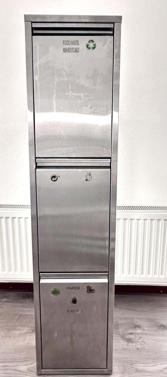 Veelzijdige roestvrijstalen afvalbak