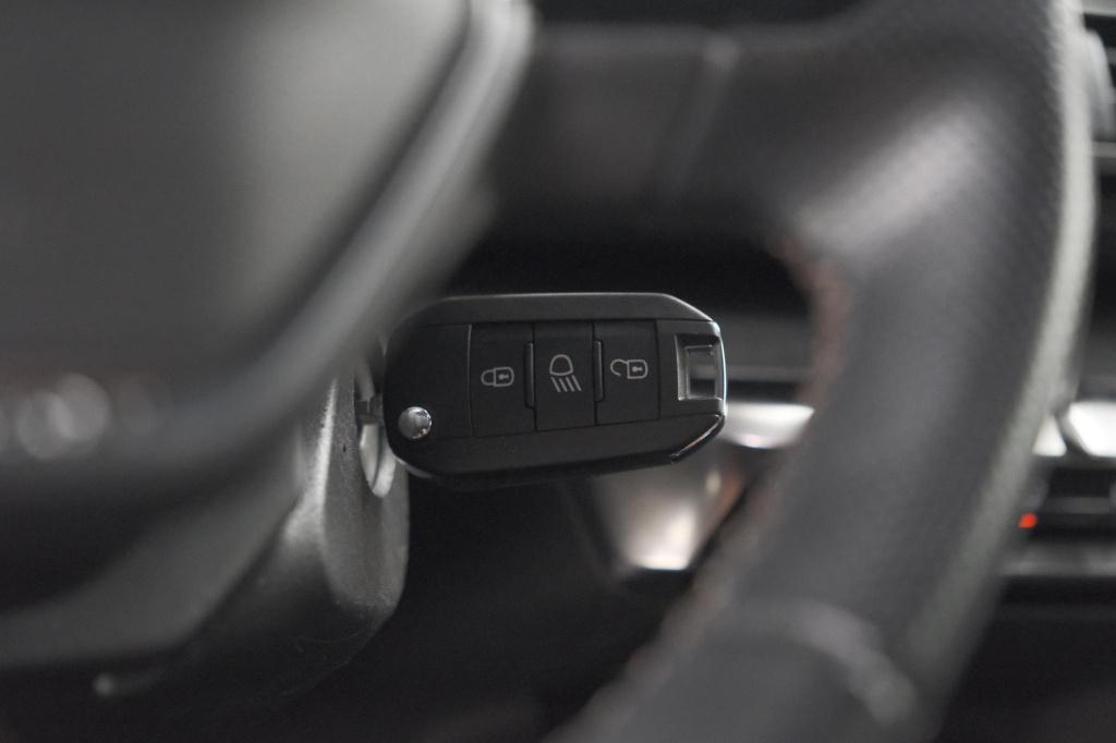 Peugeot 3008 puretech 130pk gt line avantage | trekhaak | camera | stoelver