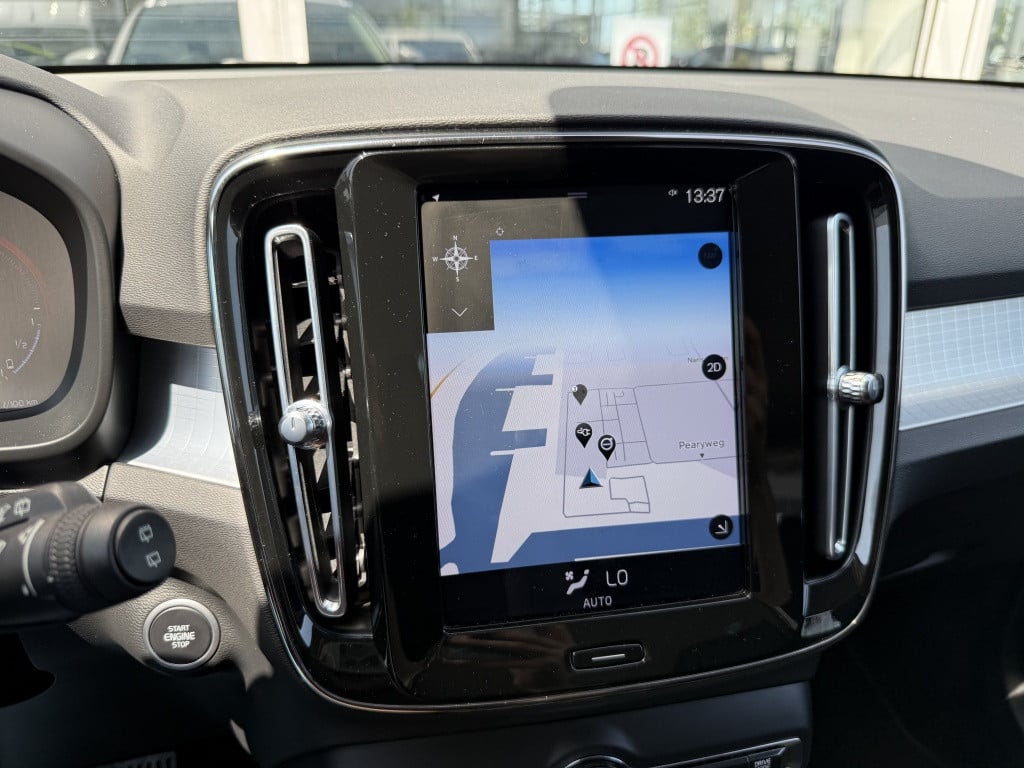 Volvo XC40 1.5 t5 te moment pro
