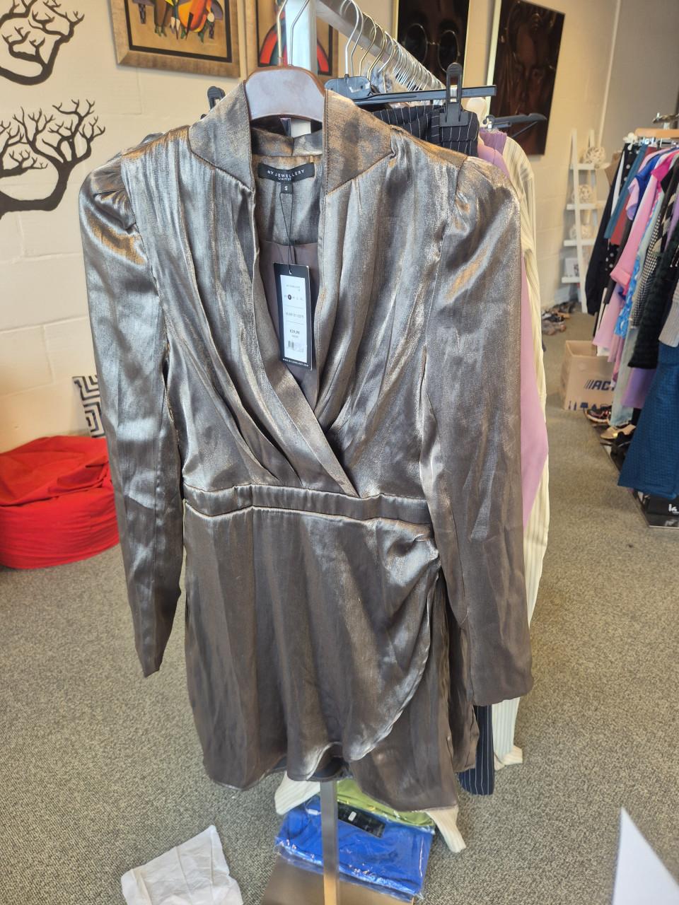 Partij nieuwe dameskleding