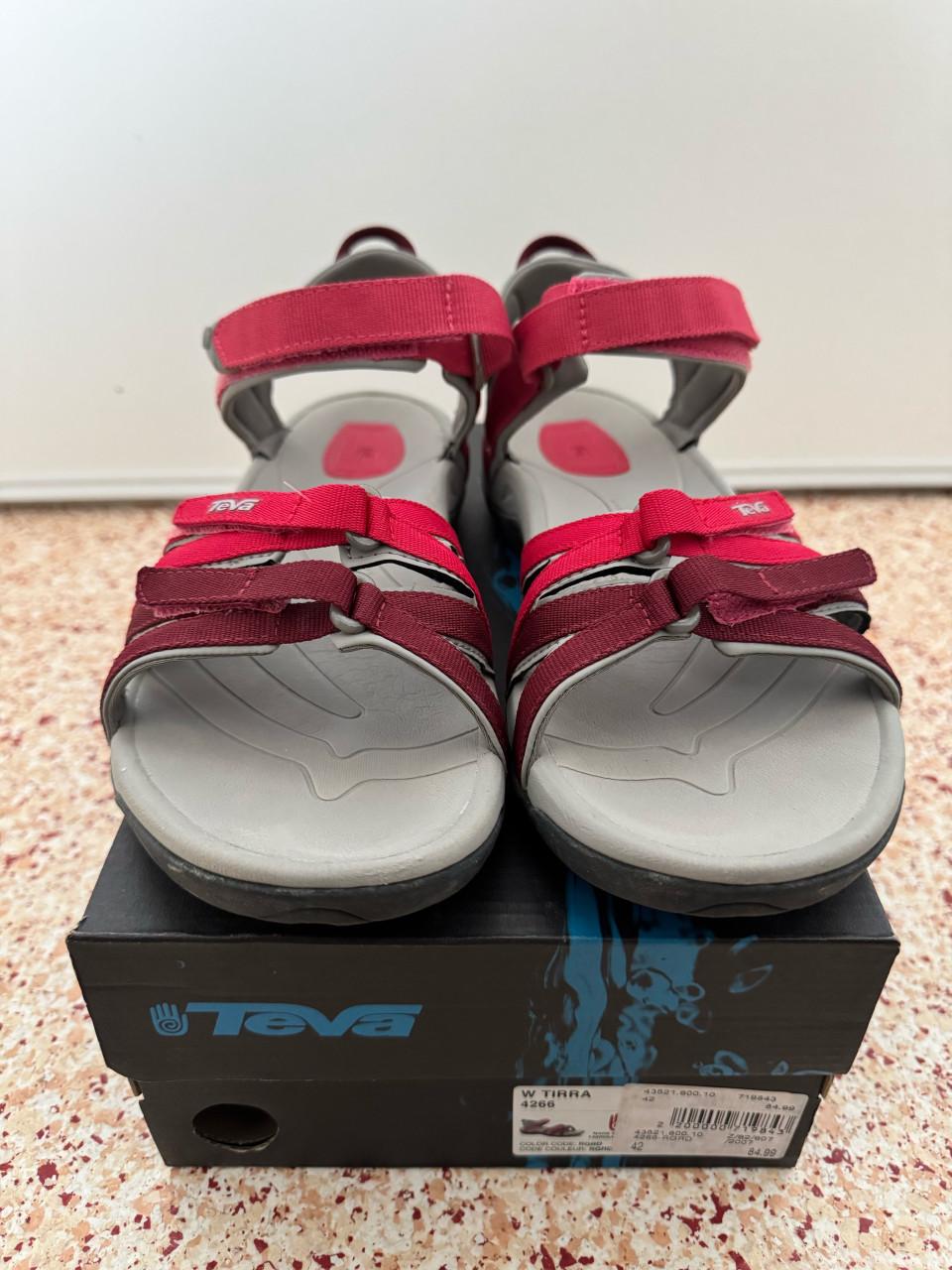 Comfortabele Teva Damessandalen, Maat 42