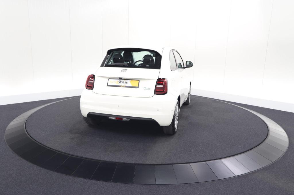 Fiat 500 urban 42 kwh | soh 96.8% | 3 fase laadfunctie | camera | apple car