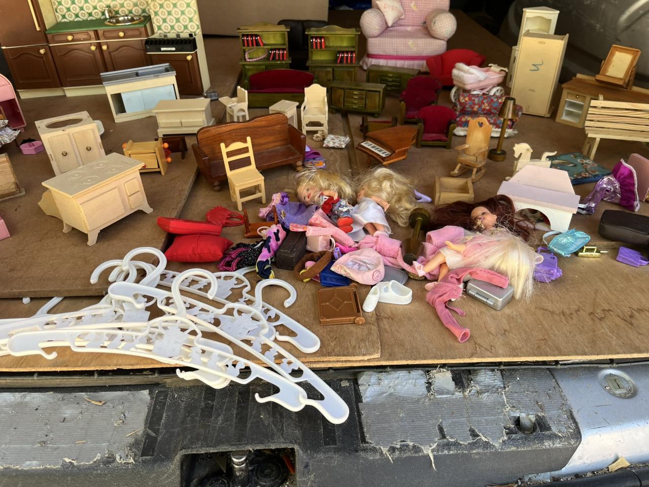 Meubeltjes vintage poppenhuis 60-80